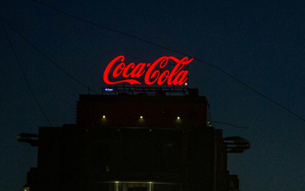 Rotulo luminoso led Coca Cola Paseo Castellana Madrid